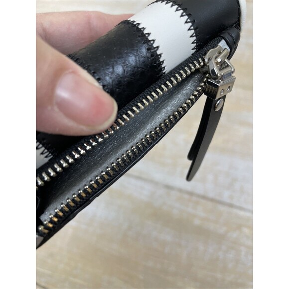 Michael Kors Women's Black & White Striped Leather Envelope Wallet *New w/o Box - Picture 4 of 10